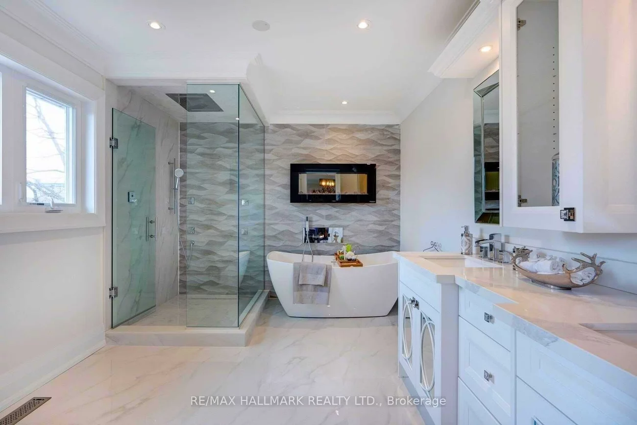 46, Yongehurst, North Richvale, Richmond Hill