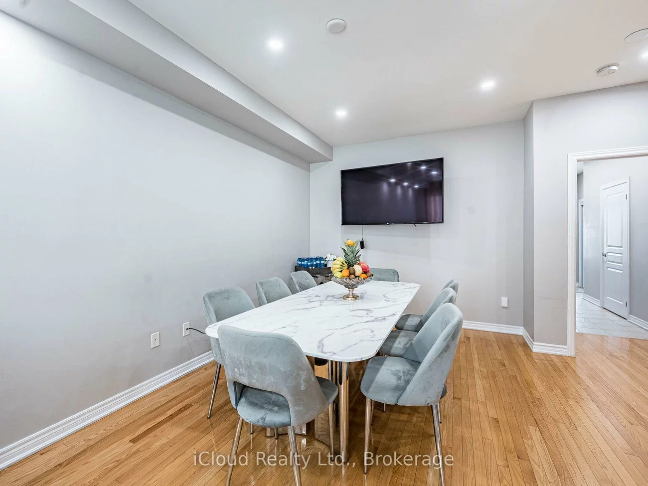 135, Windrow, Jefferson, Richmond Hill