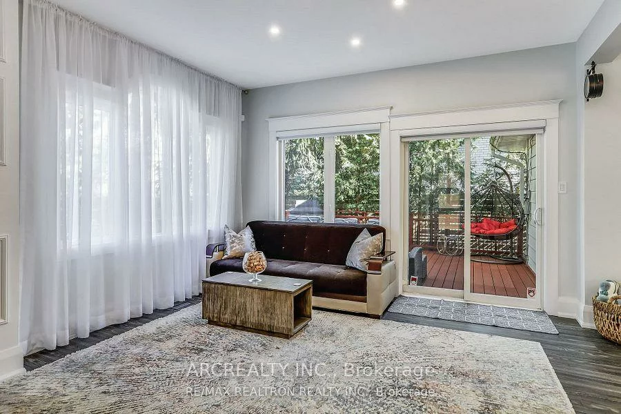 97, Centre, Crosby, Richmond Hill