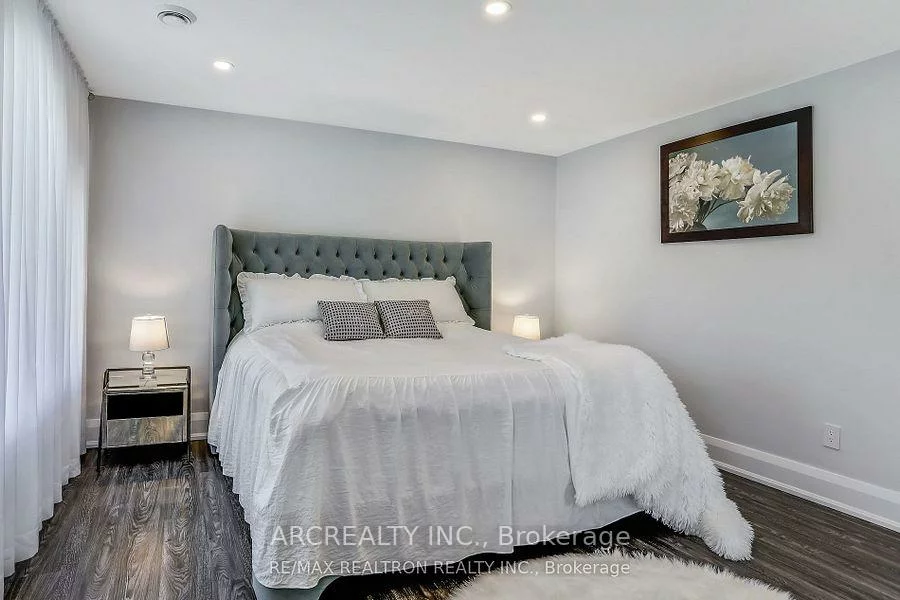 97, Centre, Crosby, Richmond Hill