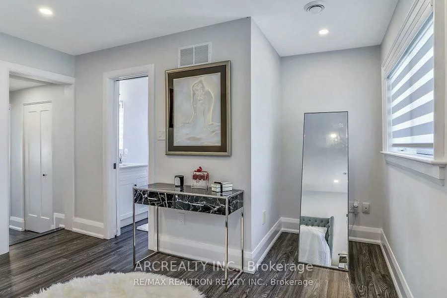 97, Centre, Crosby, Richmond Hill