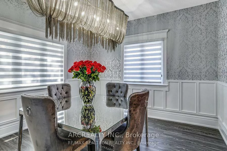 97, Centre, Crosby, Richmond Hill