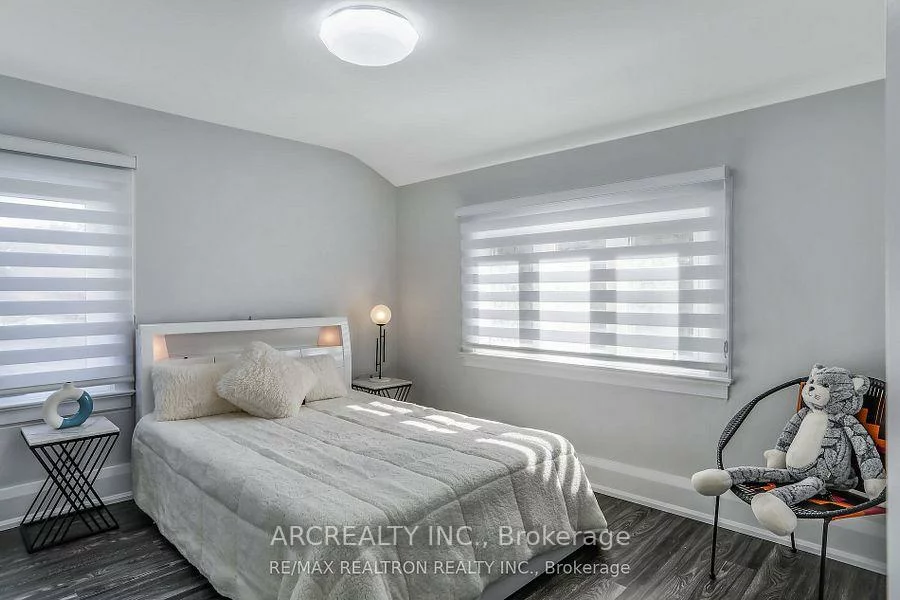 97, Centre, Crosby, Richmond Hill