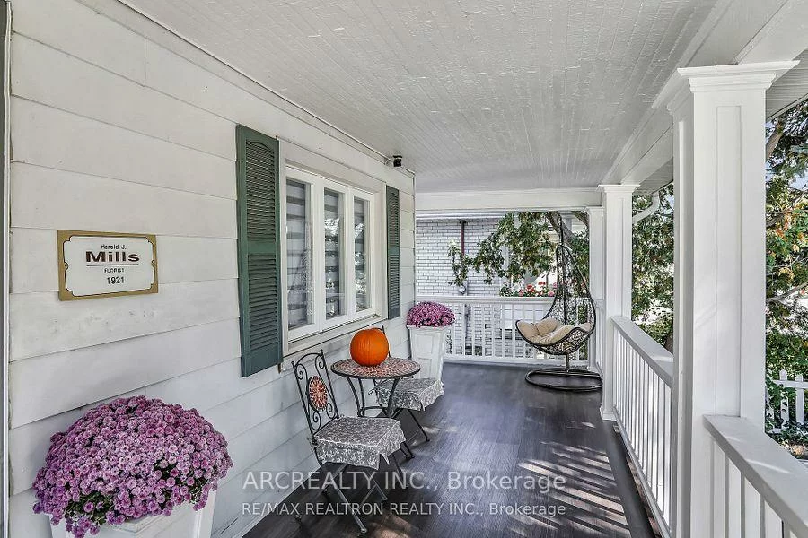 97, Centre, Crosby, Richmond Hill