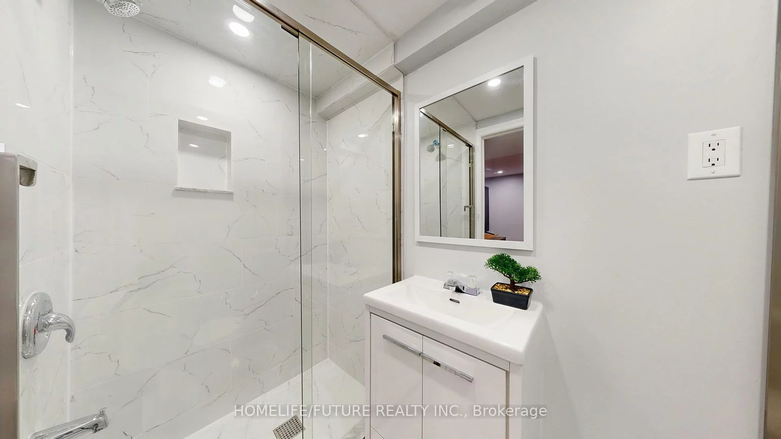 51, Estate Garden, Oak Ridges, Richmond Hill