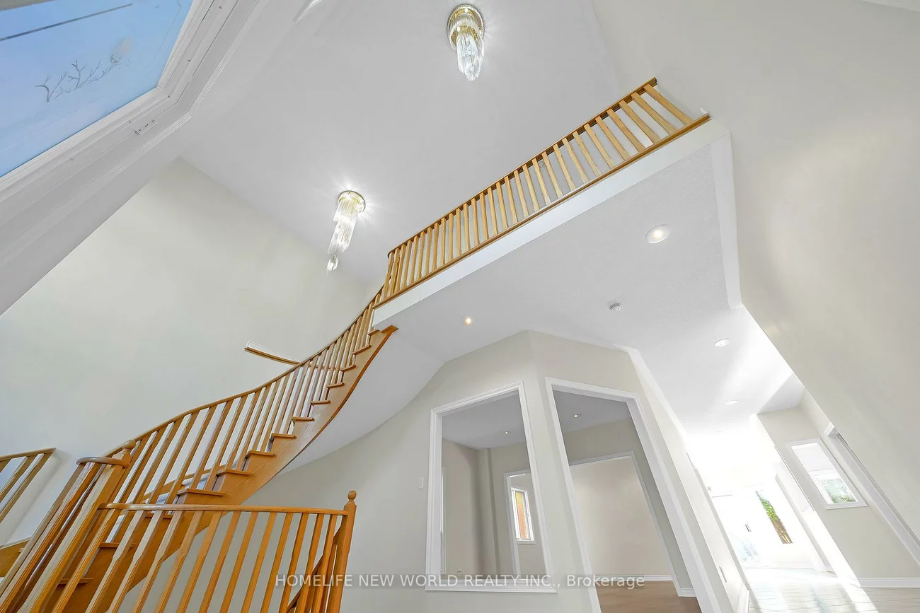 99, Clarendon, Bayview Hill, Richmond Hill