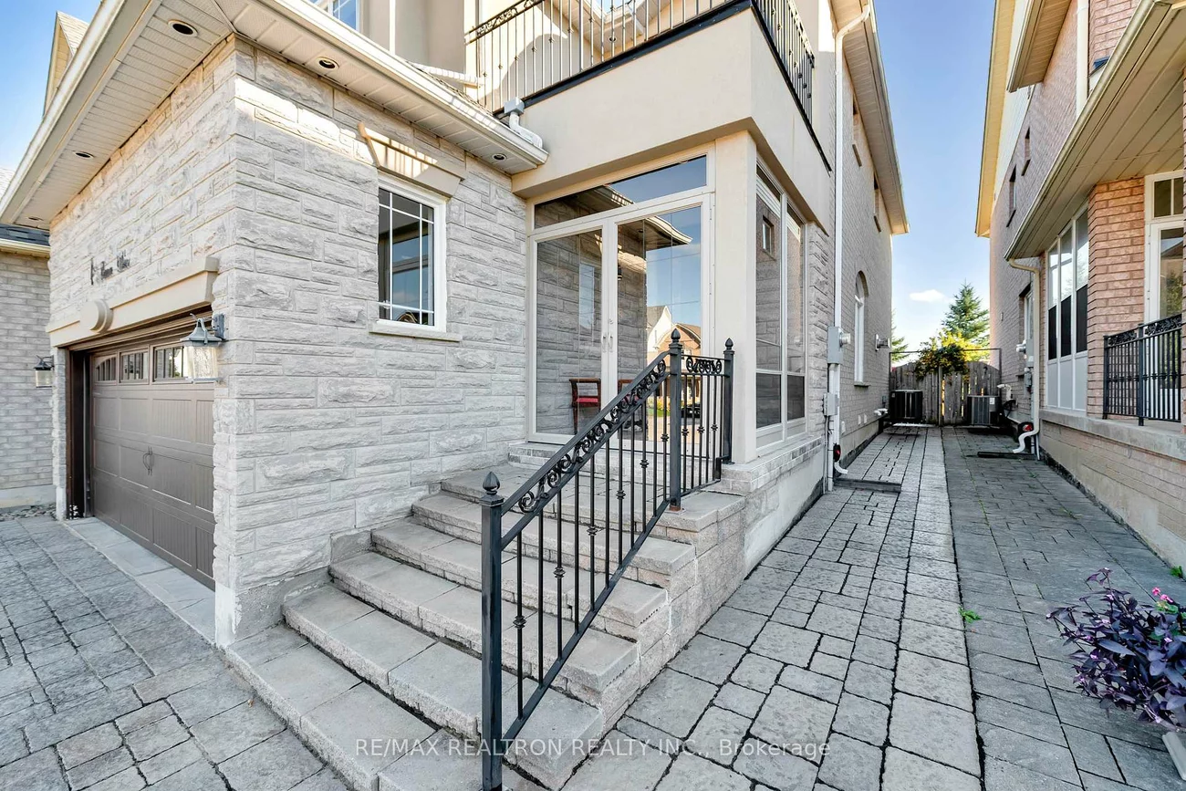 11, Cameo, Rouge Woods, Richmond Hill