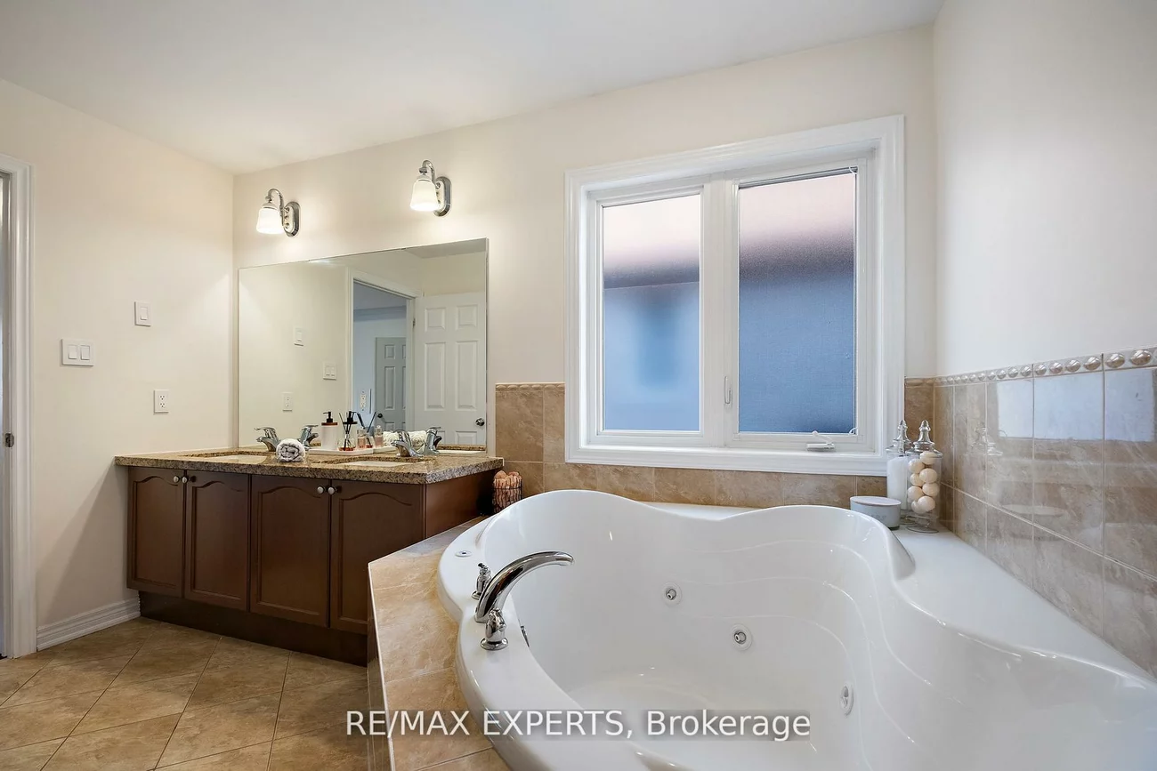 40, Heron Hollow, Oak Ridges, Richmond Hill