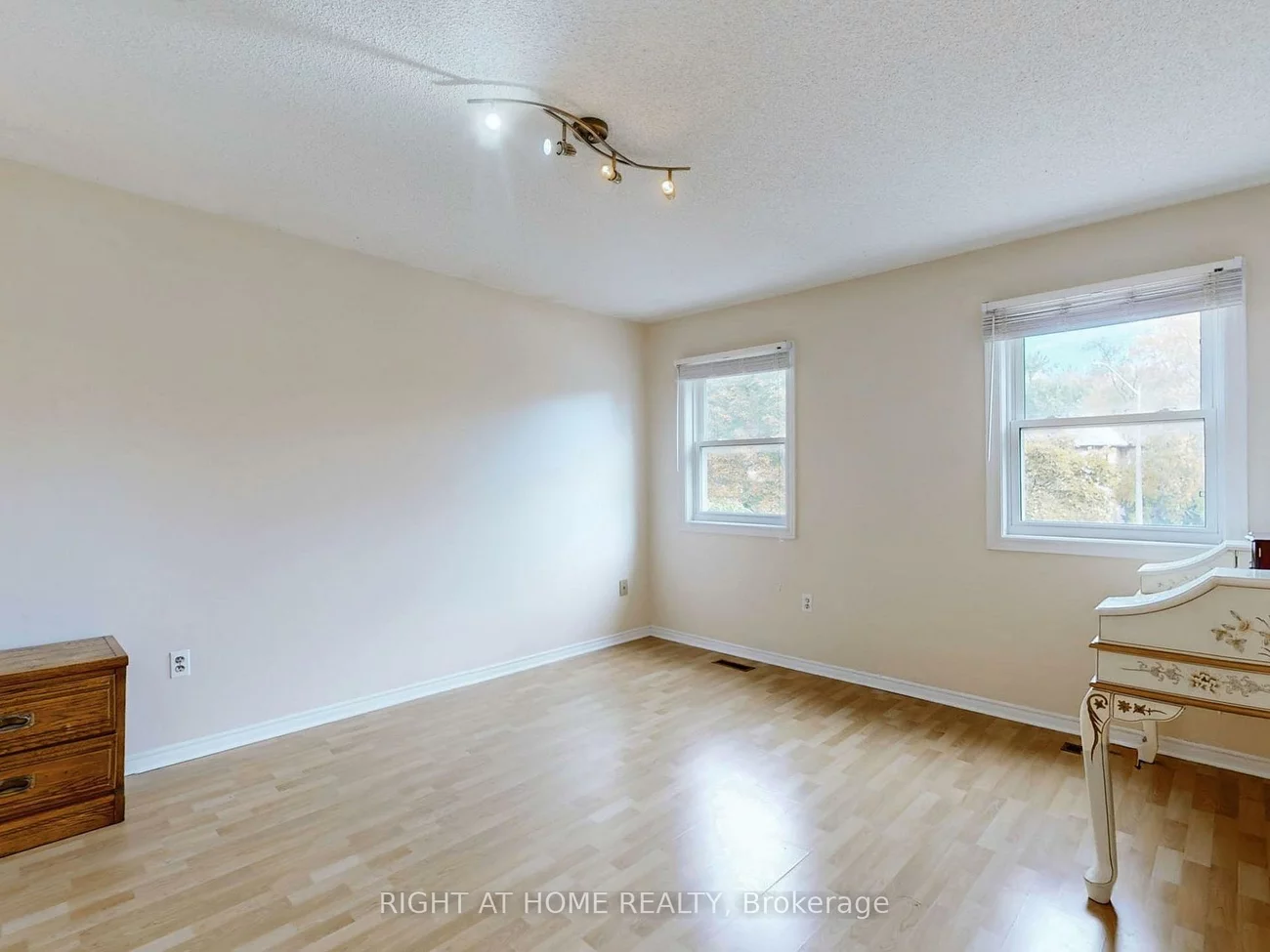 58, Samantha, Doncrest, Richmond Hill