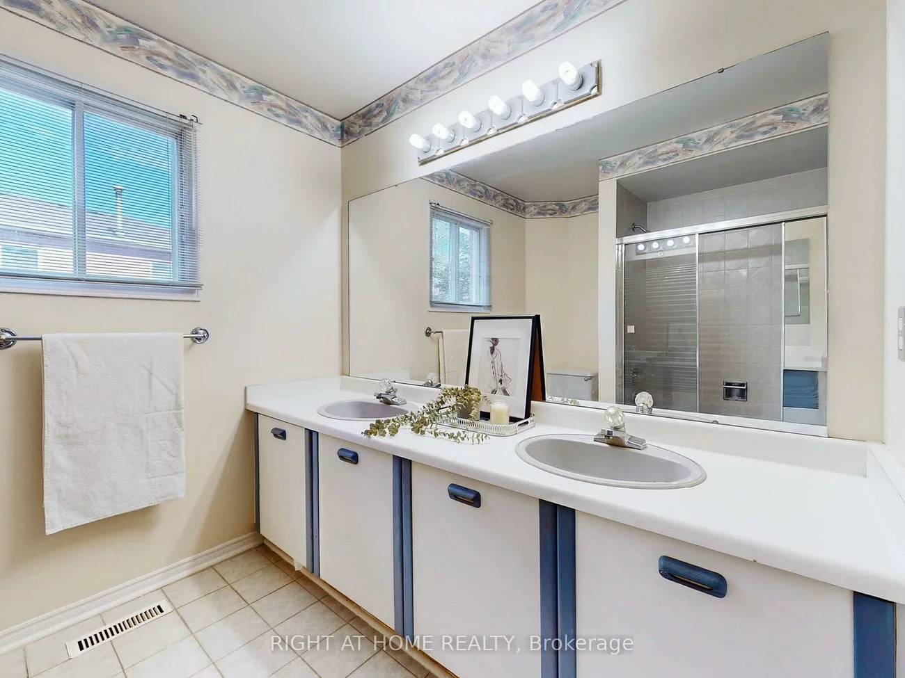 58, Samantha, Doncrest, Richmond Hill