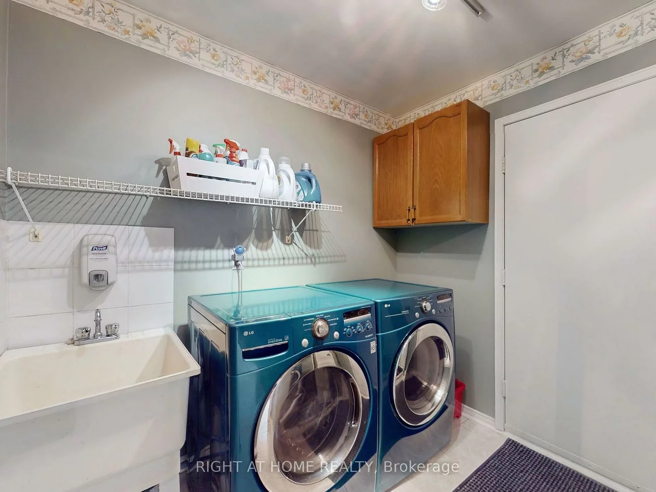 58, Samantha, Doncrest, Richmond Hill