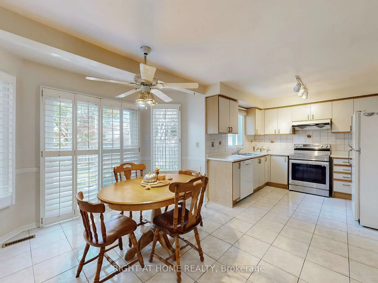 58, Samantha, Doncrest, Richmond Hill