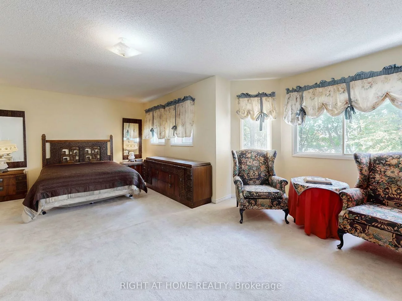 58, Samantha, Doncrest, Richmond Hill