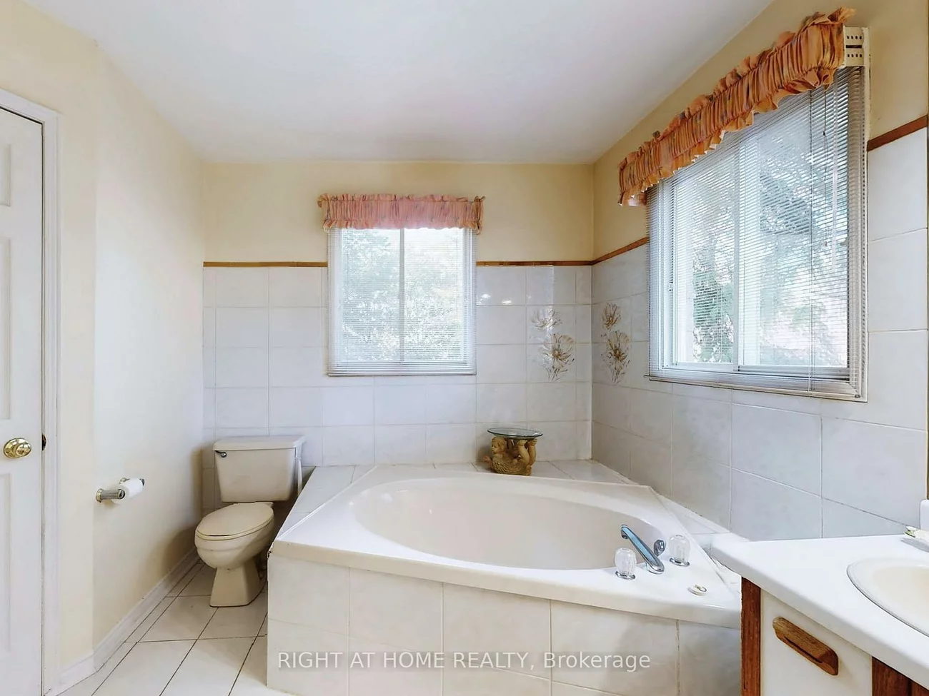 58, Samantha, Doncrest, Richmond Hill