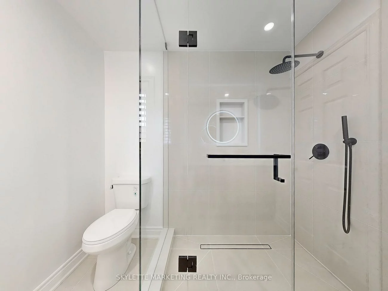 28, Garland, Rouge Woods, Richmond Hill