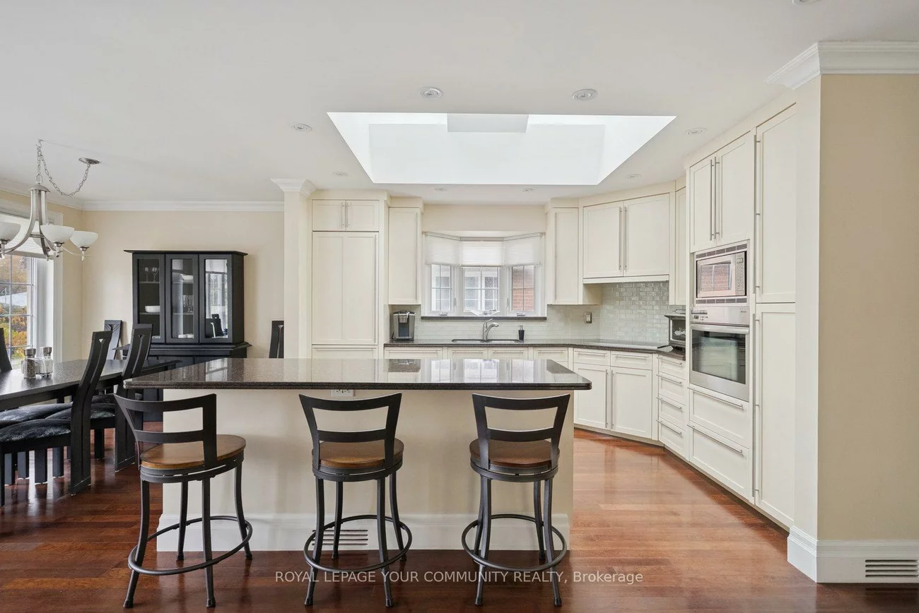 402, Palmer, Harding, Richmond Hill