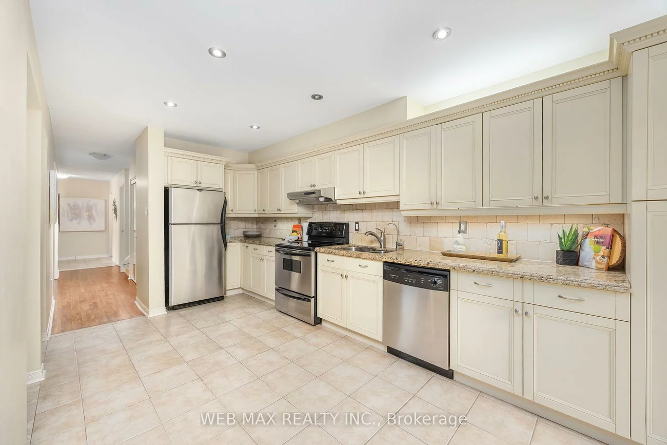 18, Samantha, Doncrest, Richmond Hill