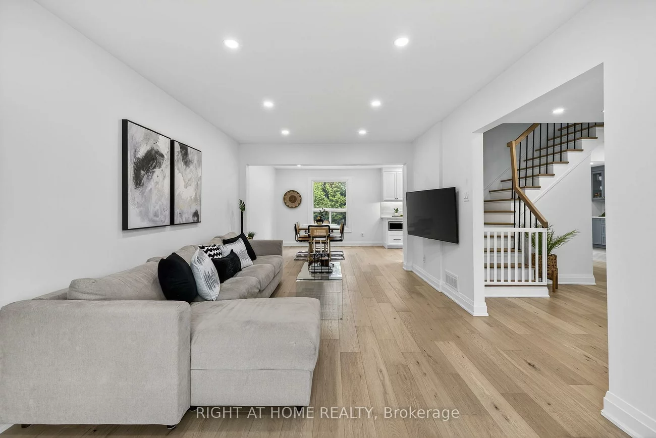 16, Mayvern, North Richvale, Richmond Hill