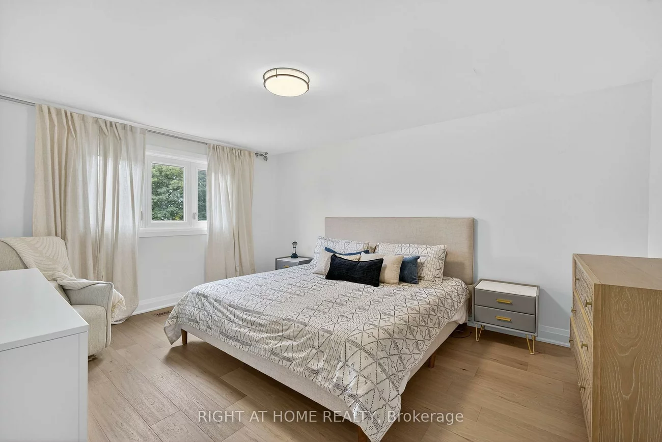 16, Mayvern, North Richvale, Richmond Hill