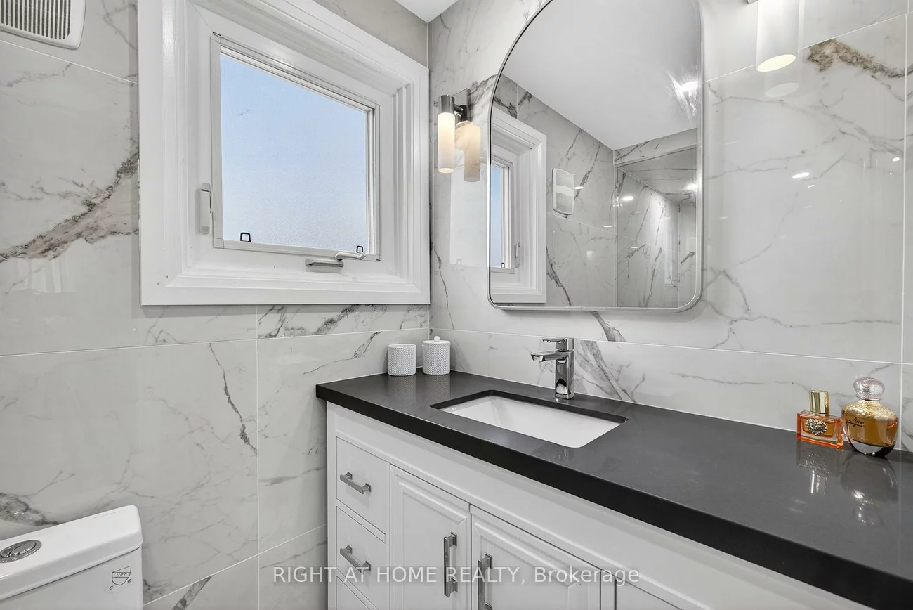 16, Mayvern, North Richvale, Richmond Hill