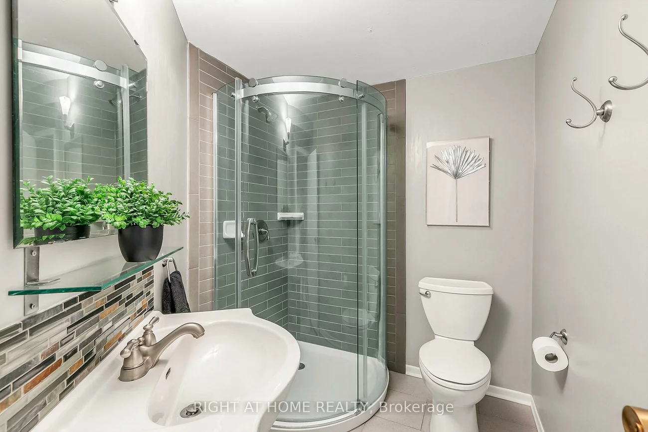 25, Castle Rock, North Richvale, Richmond Hill