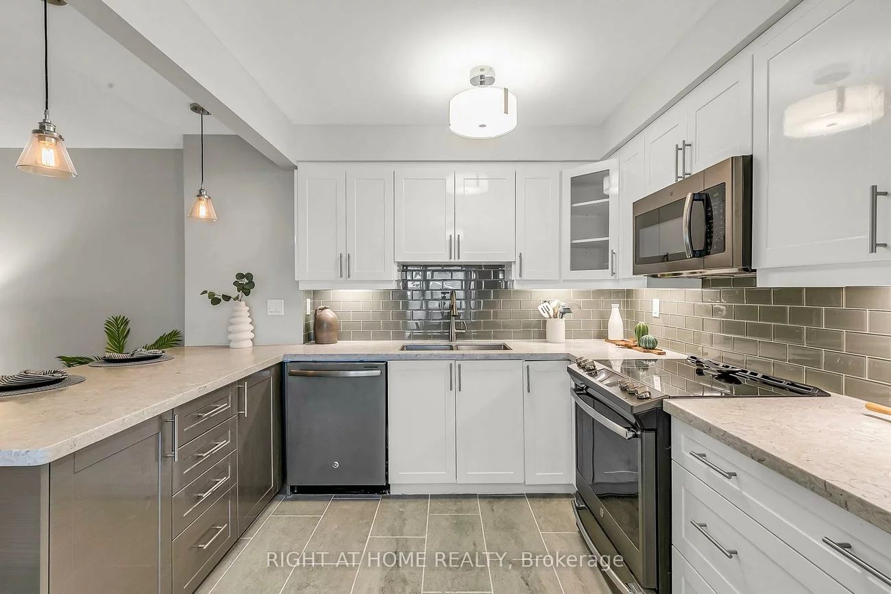 25, Castle Rock, North Richvale, Richmond Hill