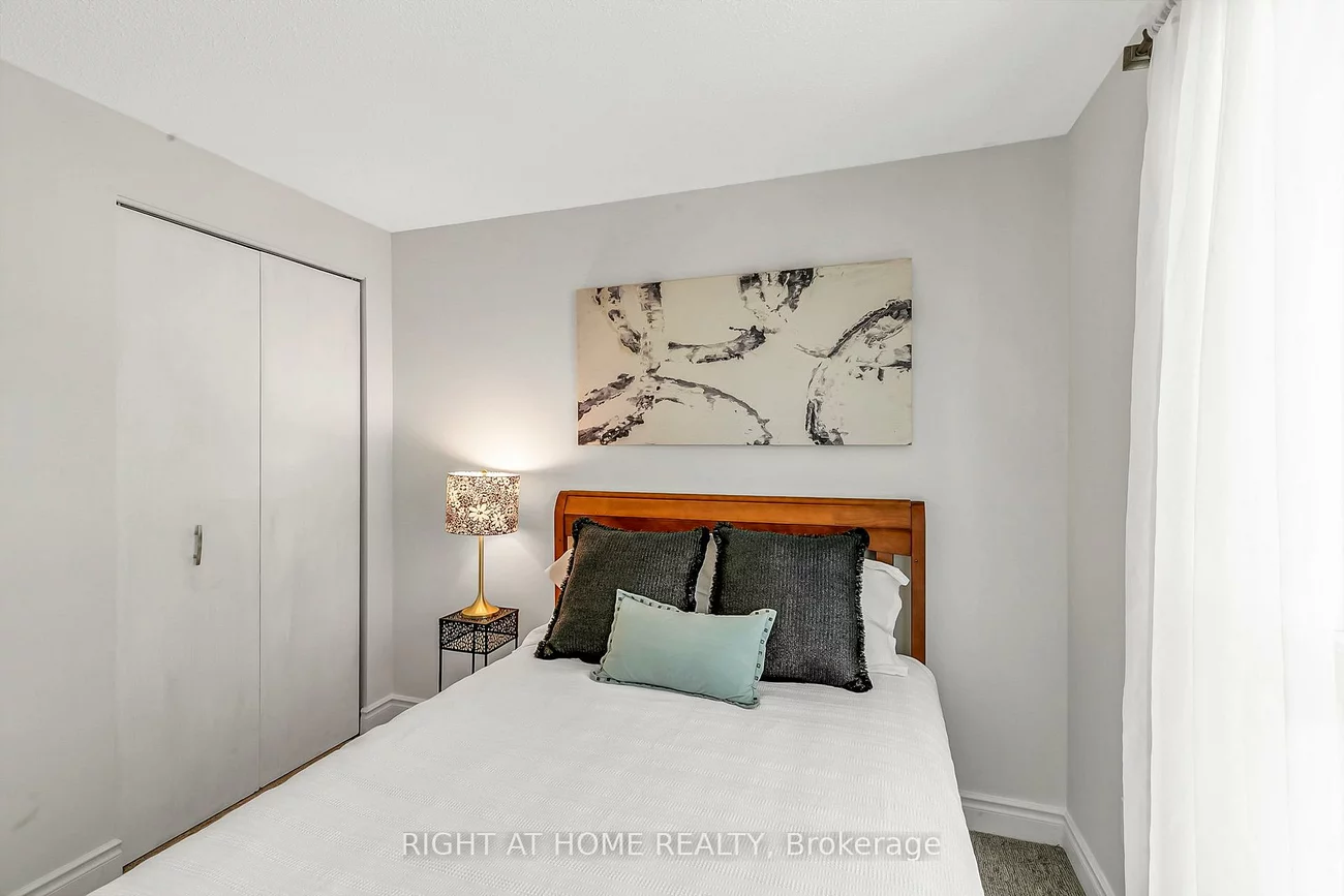 25, Castle Rock, North Richvale, Richmond Hill