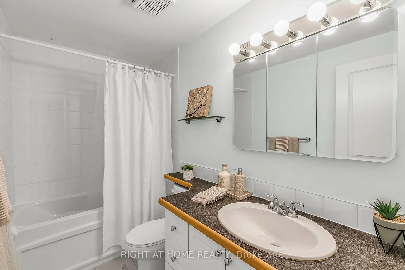 25, Castle Rock, North Richvale, Richmond Hill