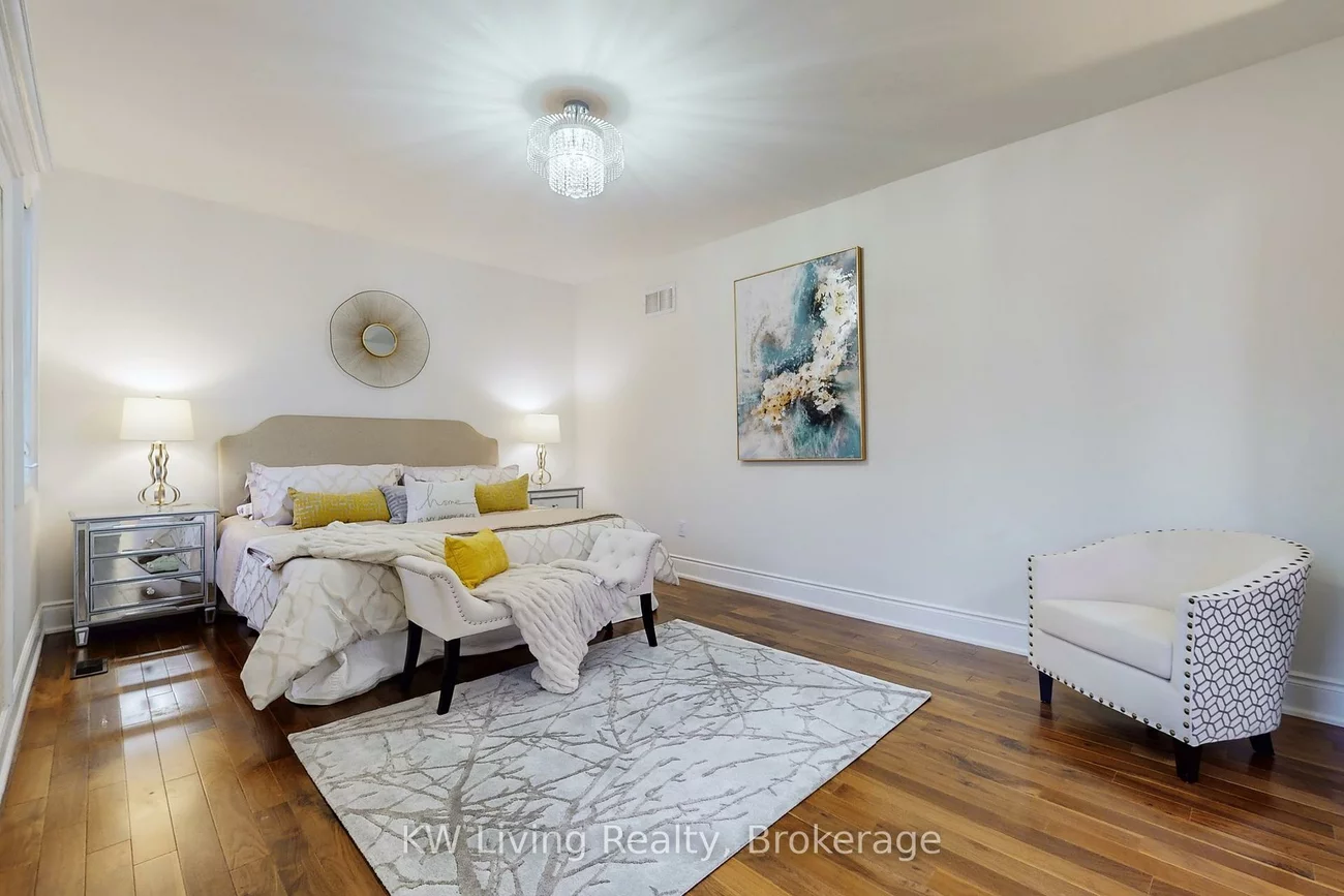 17, Tarmack, Jefferson, Richmond Hill