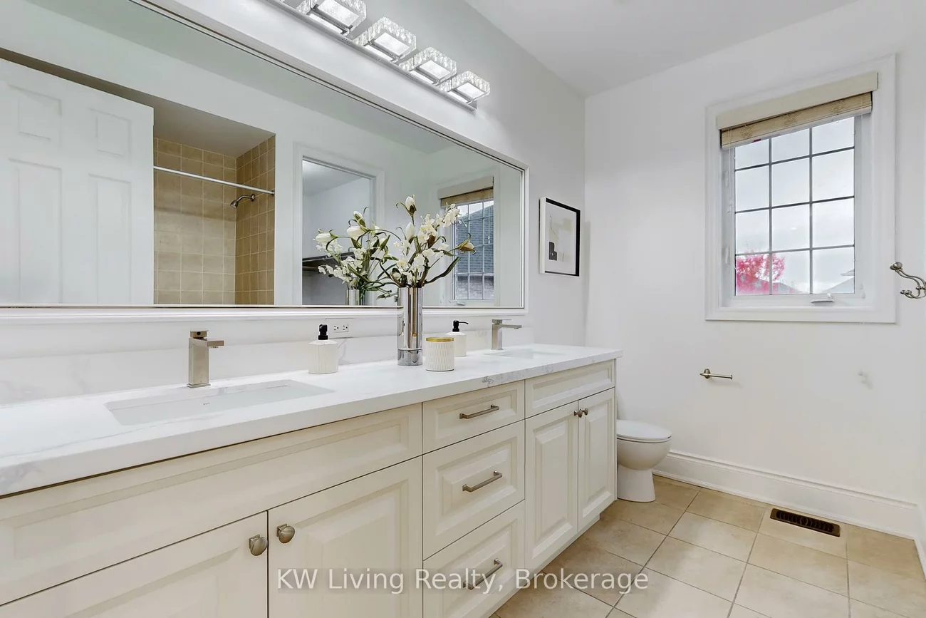 17, Tarmack, Jefferson, Richmond Hill