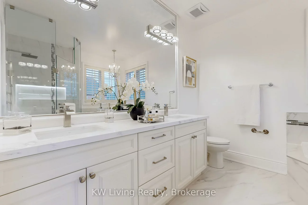 17, Tarmack, Jefferson, Richmond Hill