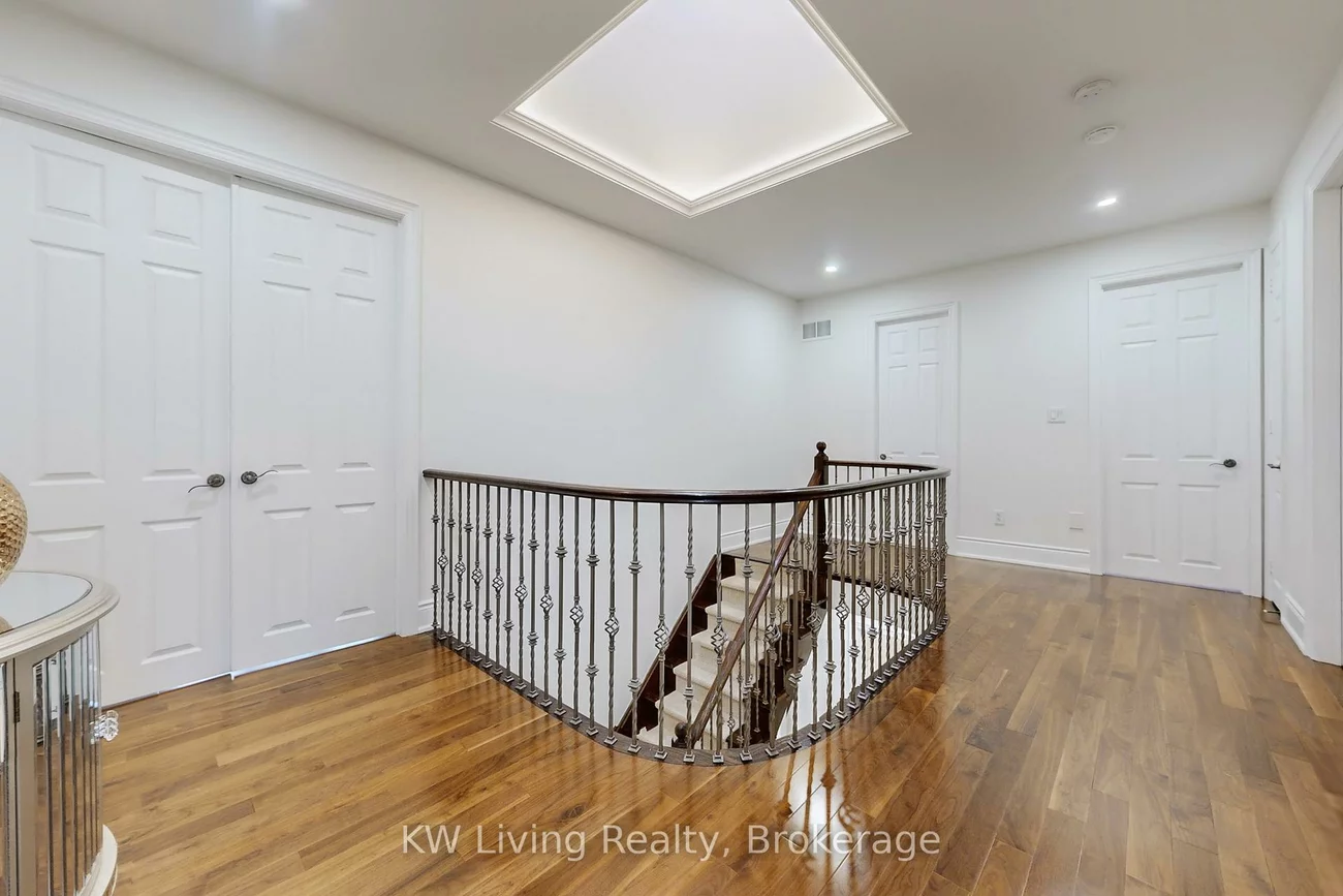 17, Tarmack, Jefferson, Richmond Hill