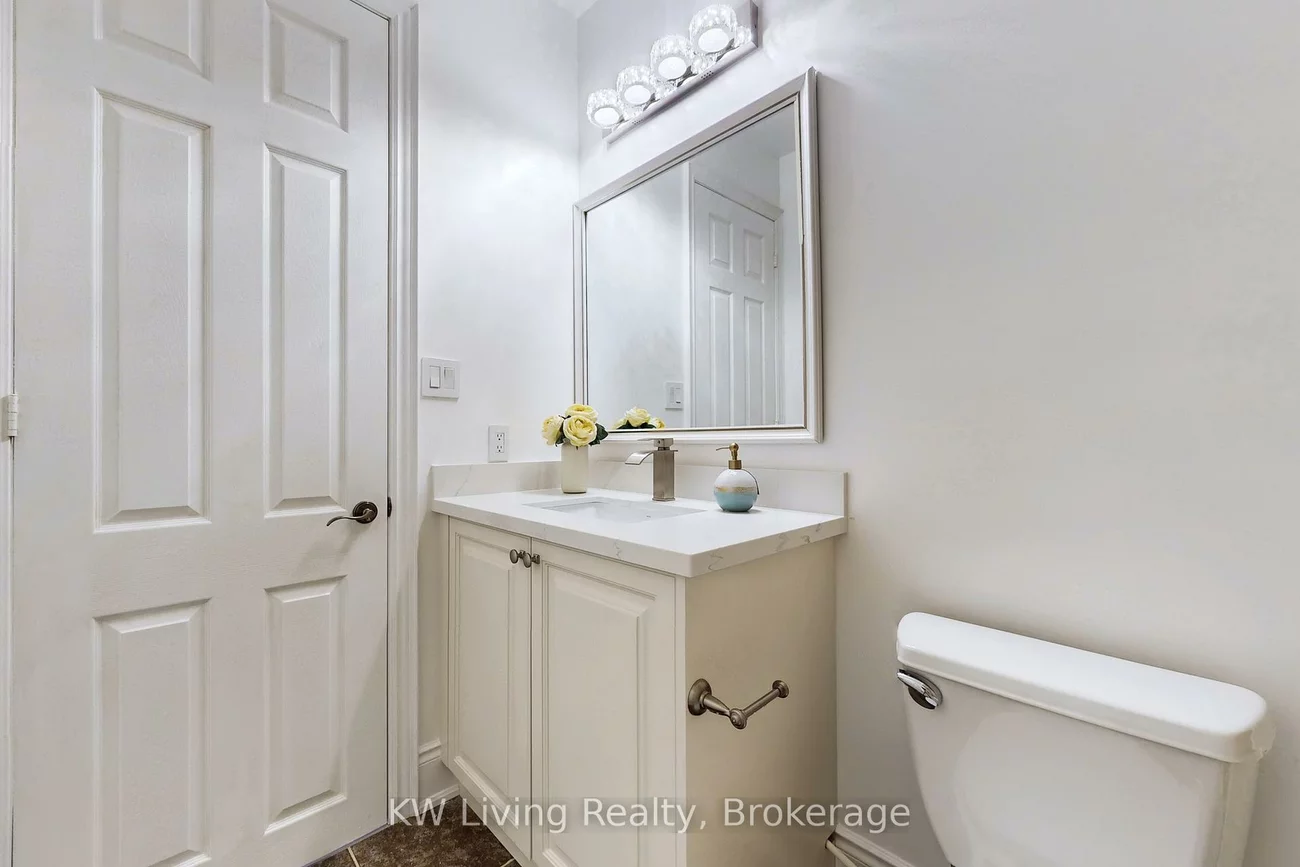 17, Tarmack, Jefferson, Richmond Hill