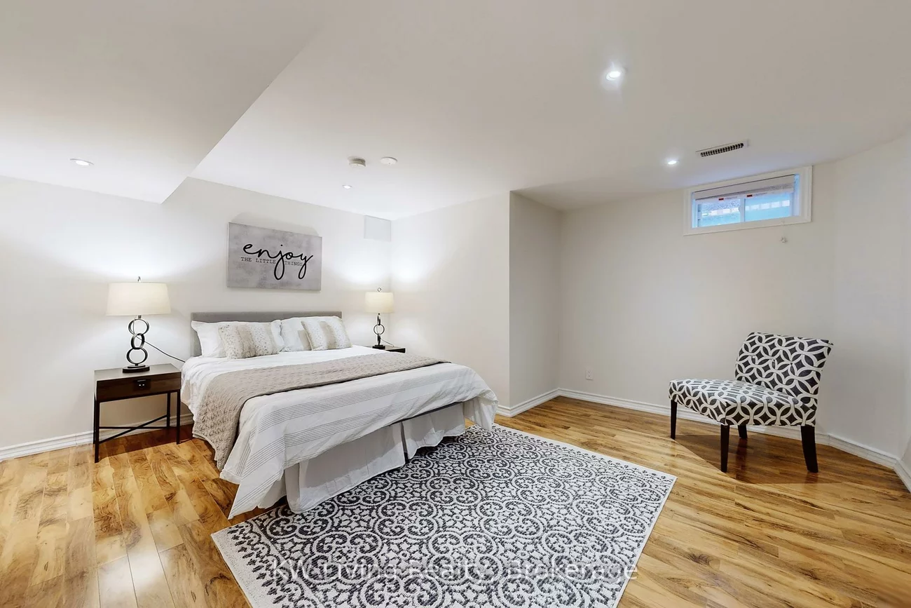 17, Tarmack, Jefferson, Richmond Hill