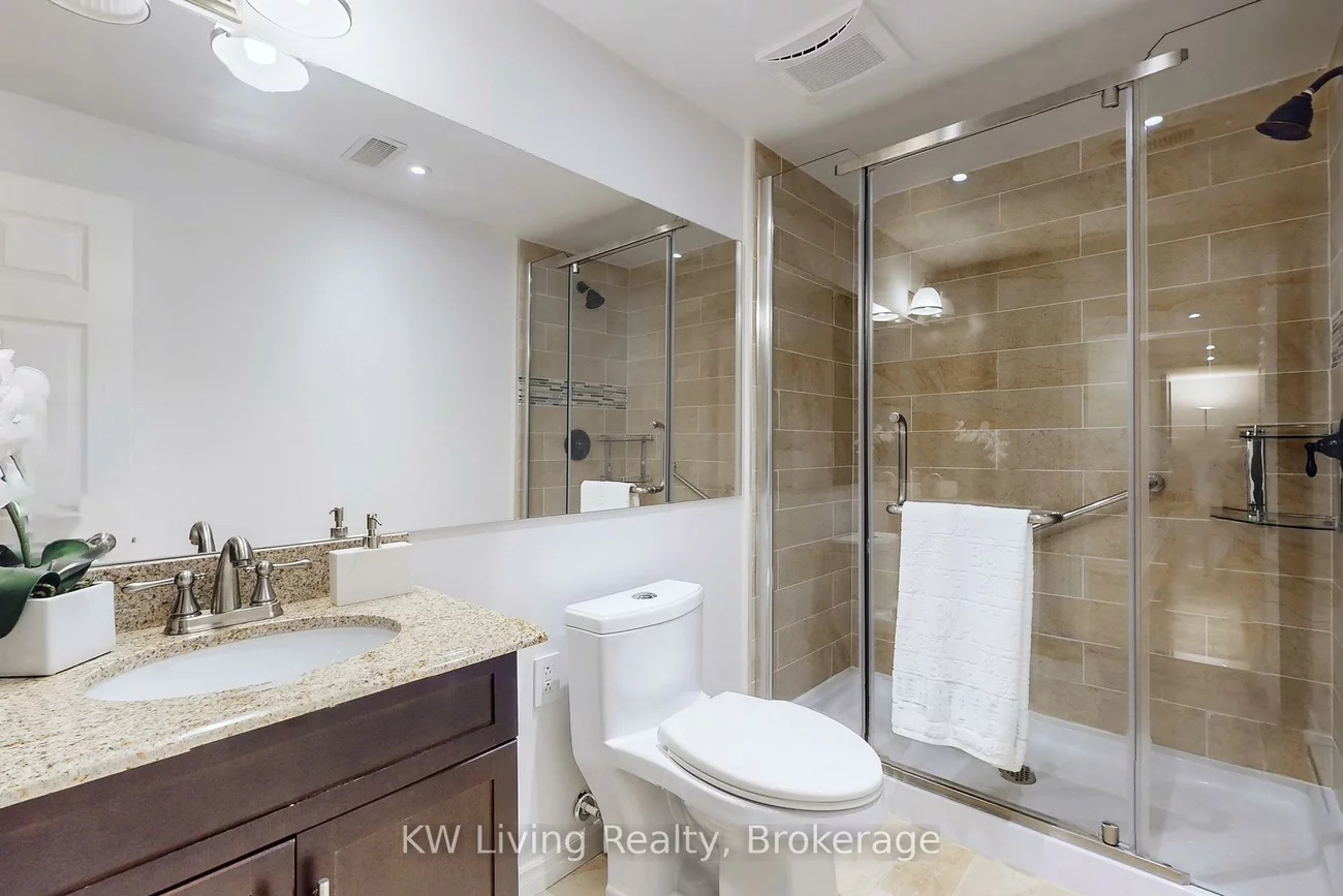 17, Tarmack, Jefferson, Richmond Hill