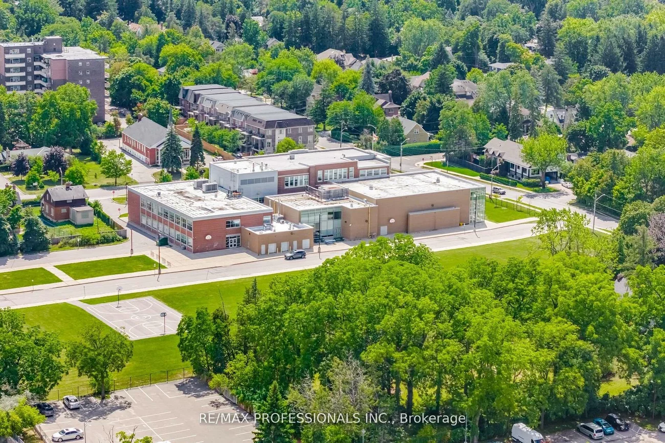 77, Bedford Park, Crosby, Richmond Hill