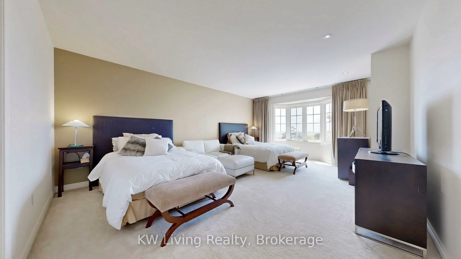 16, Carriage House, Jefferson, Richmond Hill