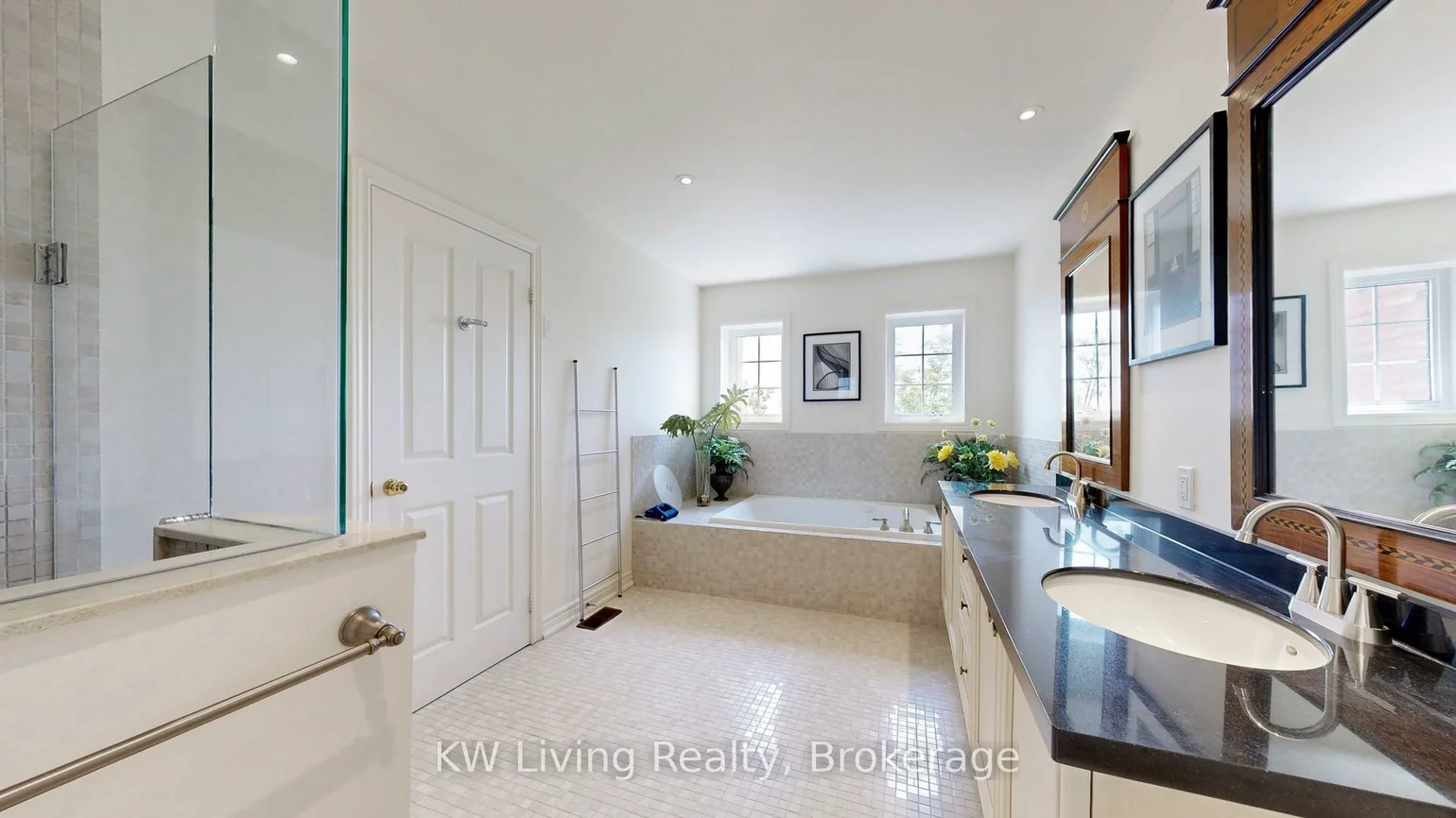 16, Carriage House, Jefferson, Richmond Hill