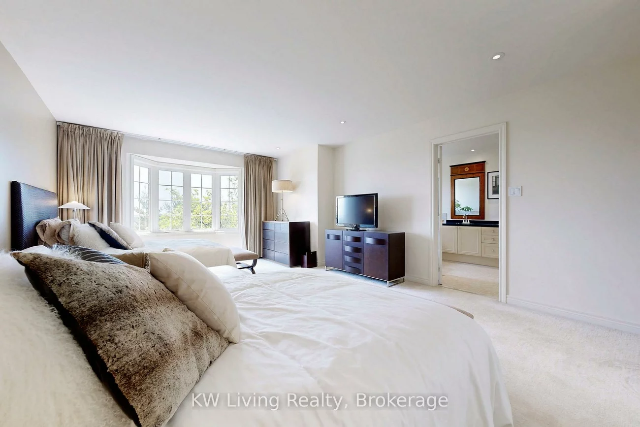 16, Carriage House, Jefferson, Richmond Hill