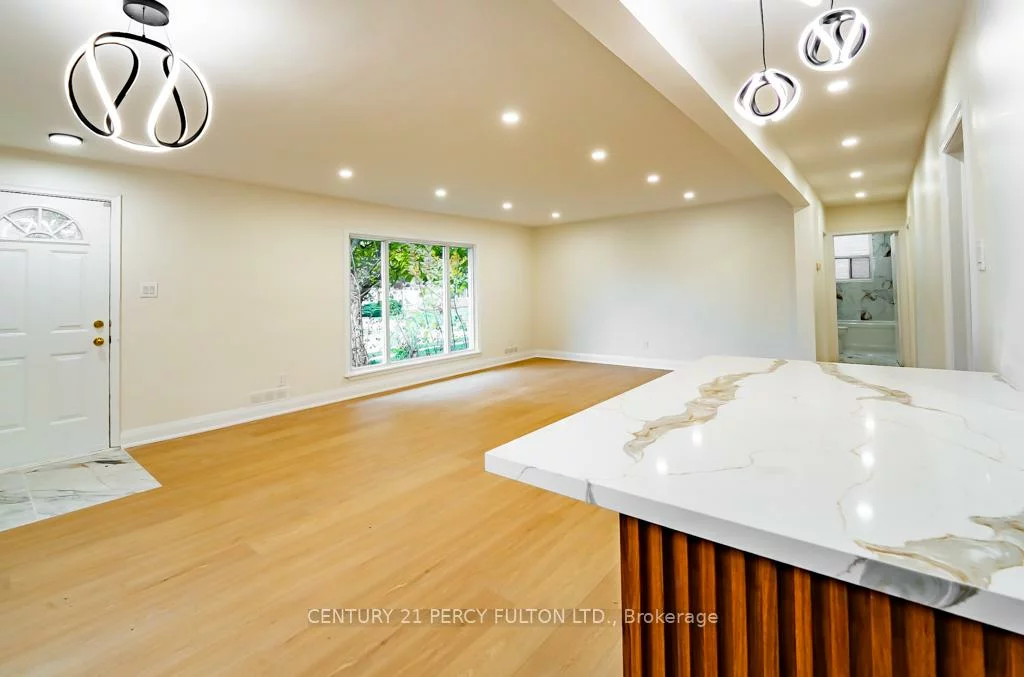 243, Ruggles, Harding, Richmond Hill