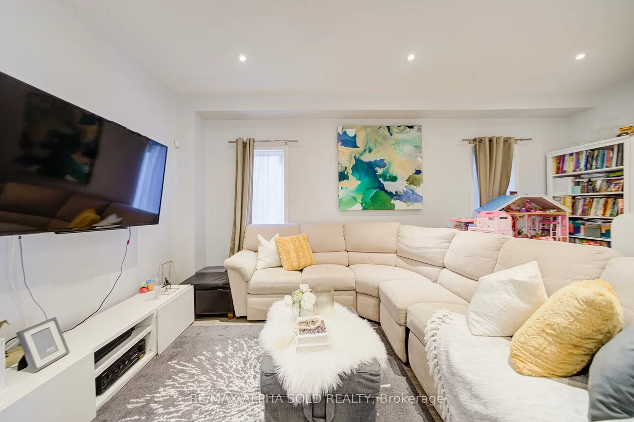 6, Sapphire, Rouge Woods, Richmond Hill