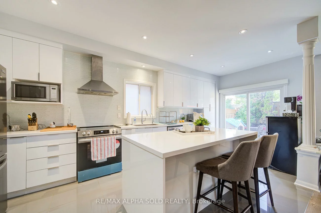 6, Sapphire, Rouge Woods, Richmond Hill