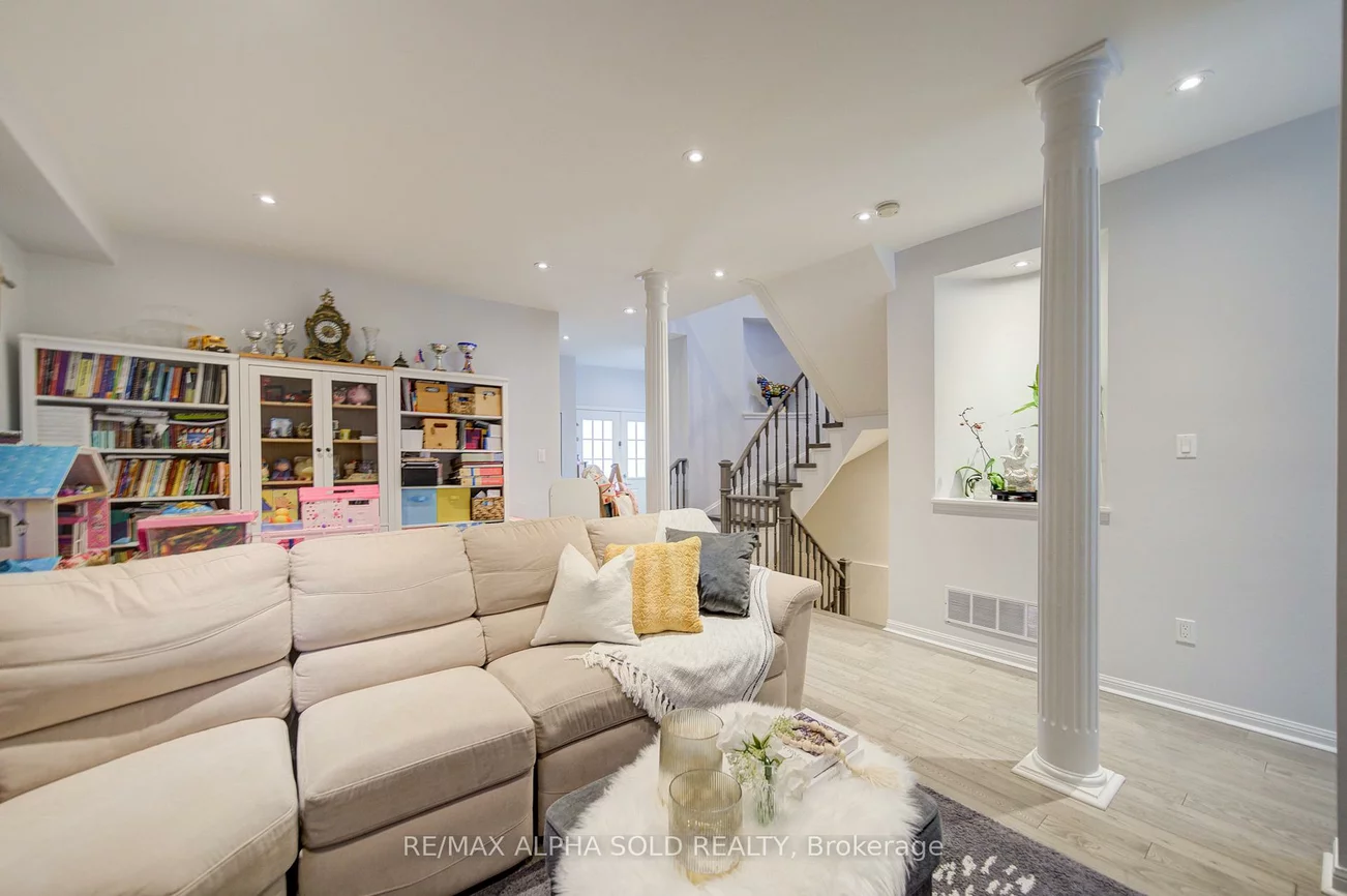 6, Sapphire, Rouge Woods, Richmond Hill