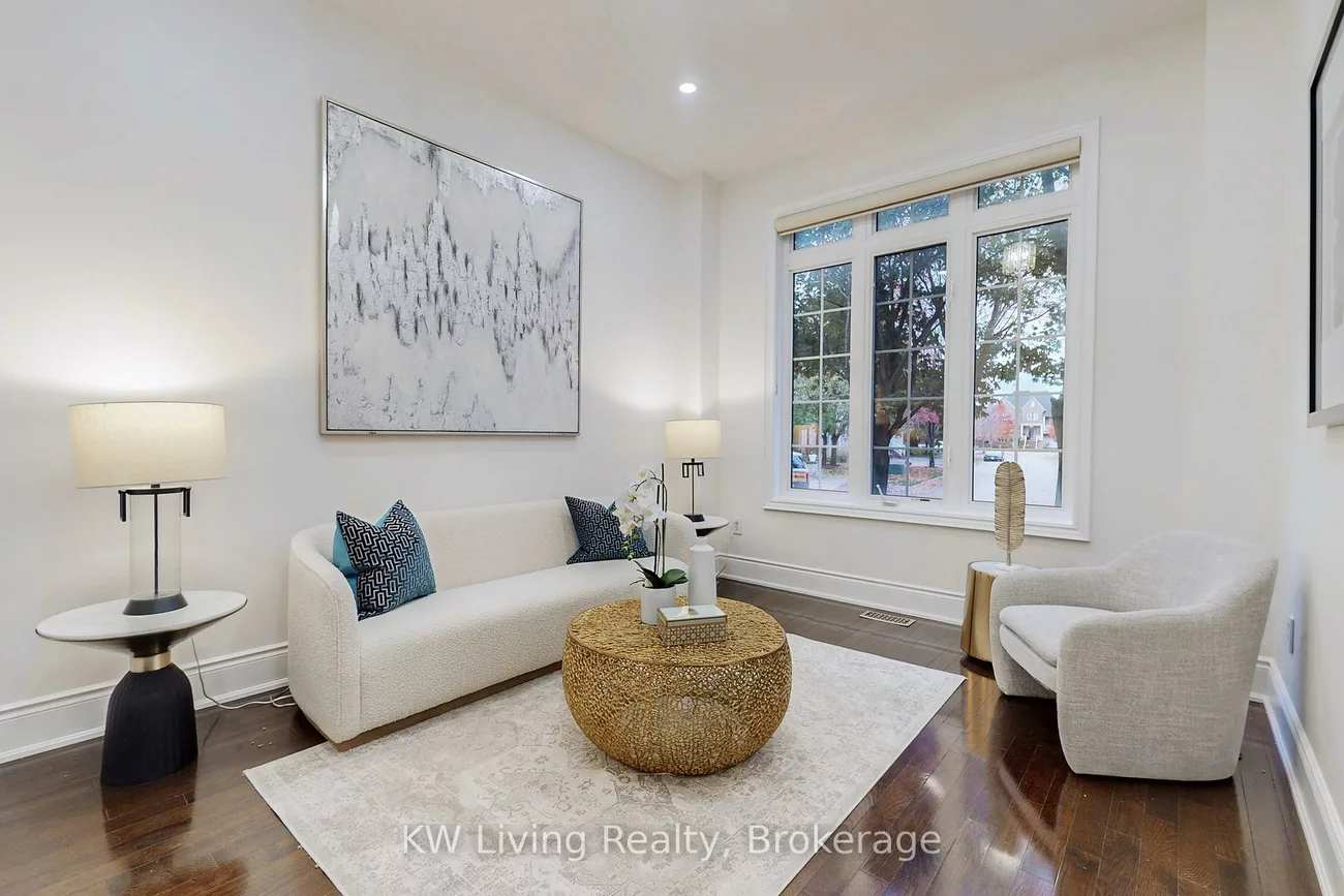 17, Tarmack, Jefferson, Richmond Hill