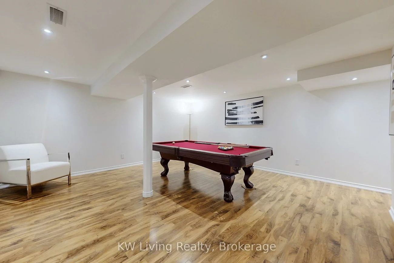 17, Tarmack, Jefferson, Richmond Hill