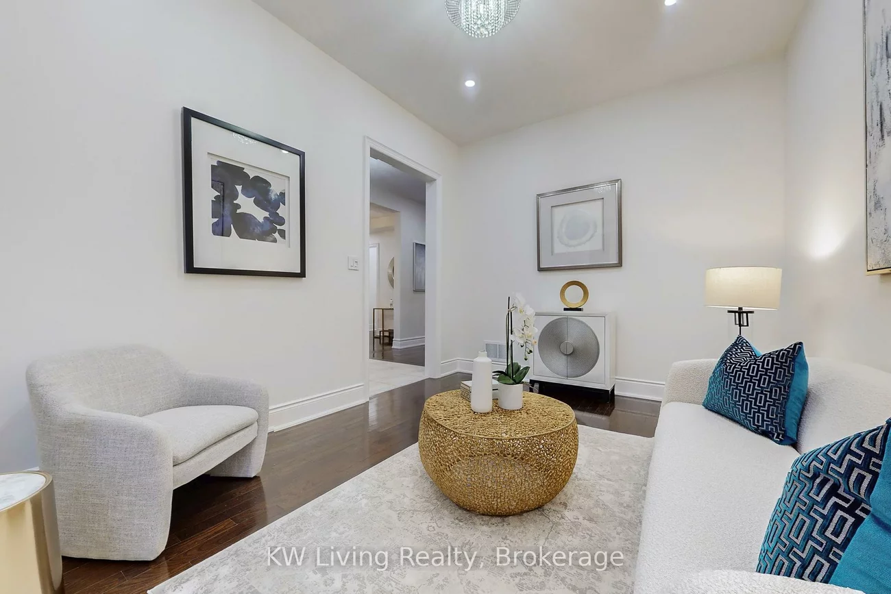 17, Tarmack, Jefferson, Richmond Hill