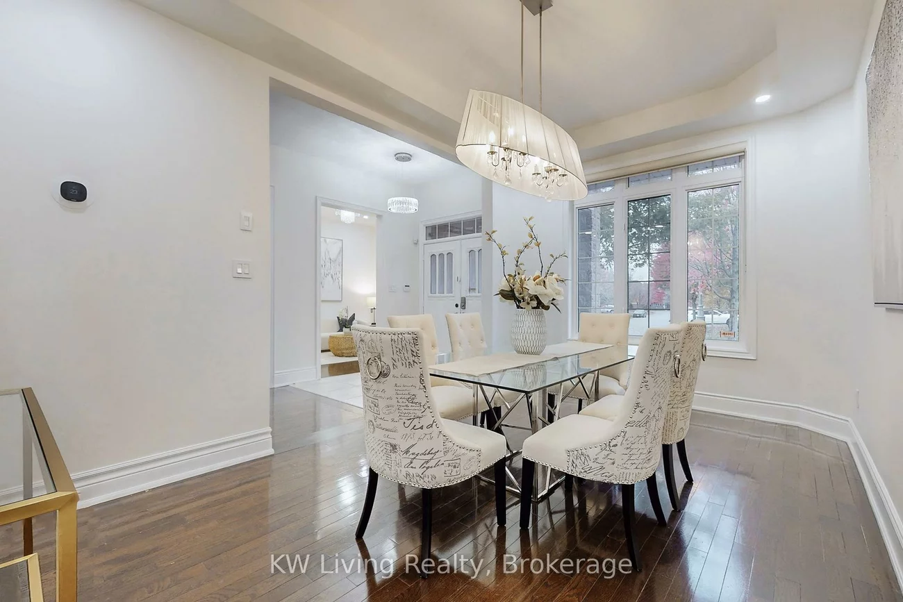 17, Tarmack, Jefferson, Richmond Hill