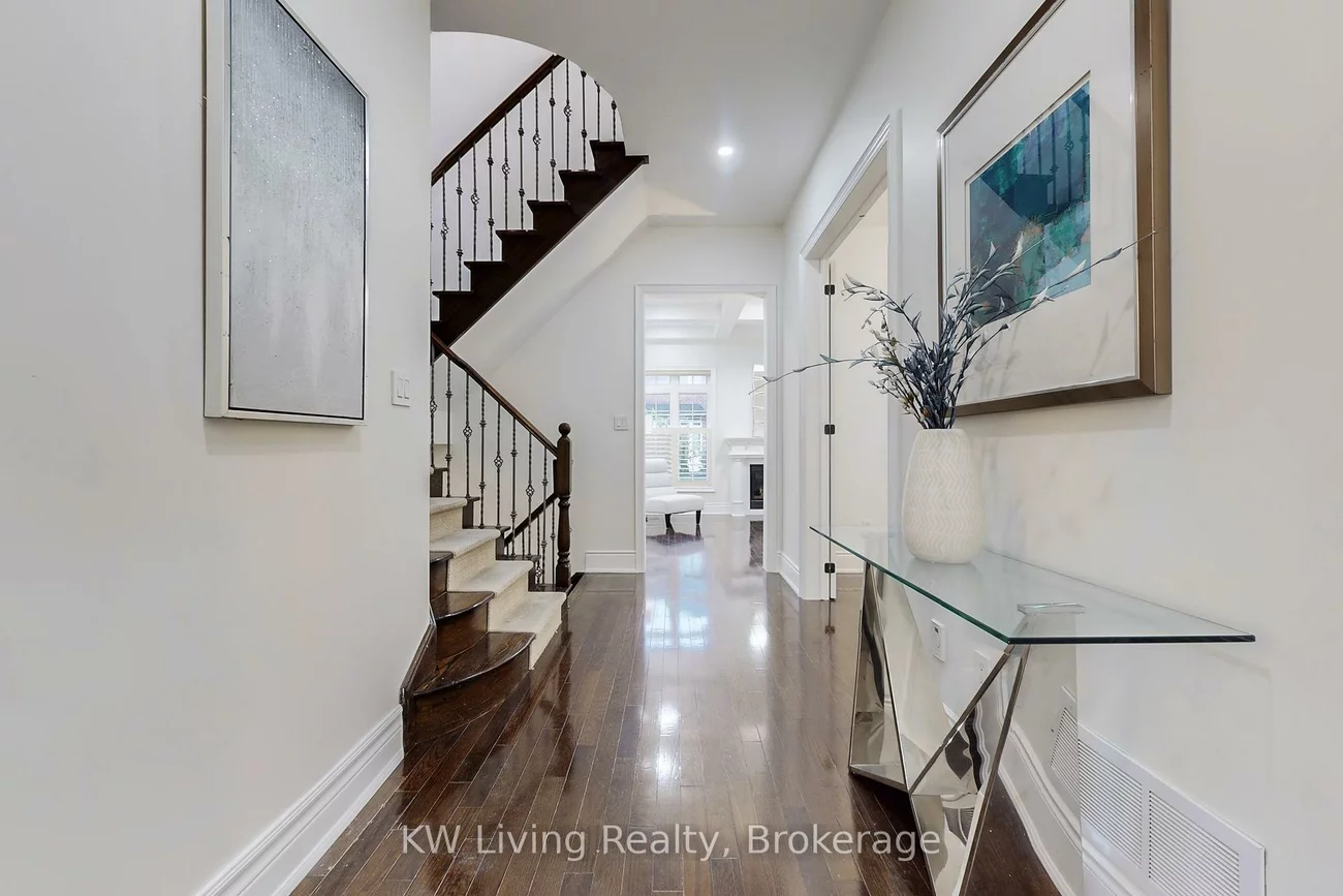 17, Tarmack, Jefferson, Richmond Hill