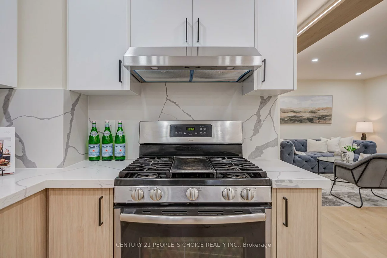 126, Summitcrest, Devonsleigh, Richmond Hill