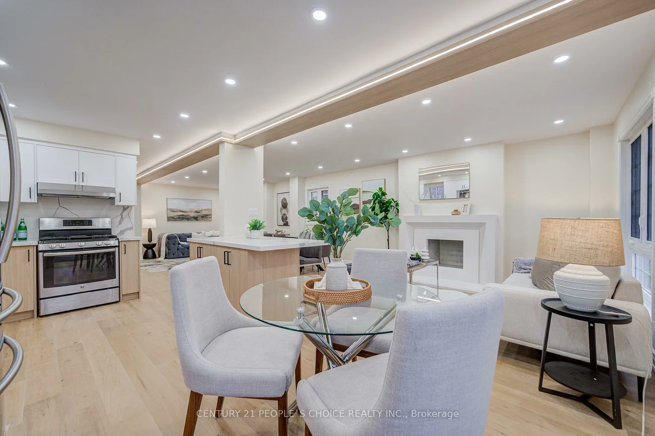 126, Summitcrest, Devonsleigh, Richmond Hill